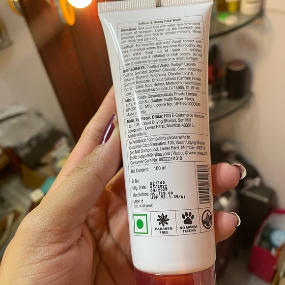 LOTUS Retemin; MAMA EARTH Ubtan ; NYKAA Saffron & Honey - FACE WASH - Set of 3 - Picture 5 of 6